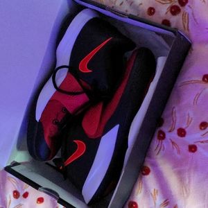 Kyrie flytrap ||| (red) [brand new] (PRICE DROP)